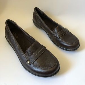 Clark’s Women Brown leather shoes size 8.5